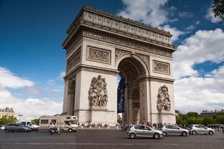 N Paris Walking Tour The Arc De Triomphe Tour Tour Guides France