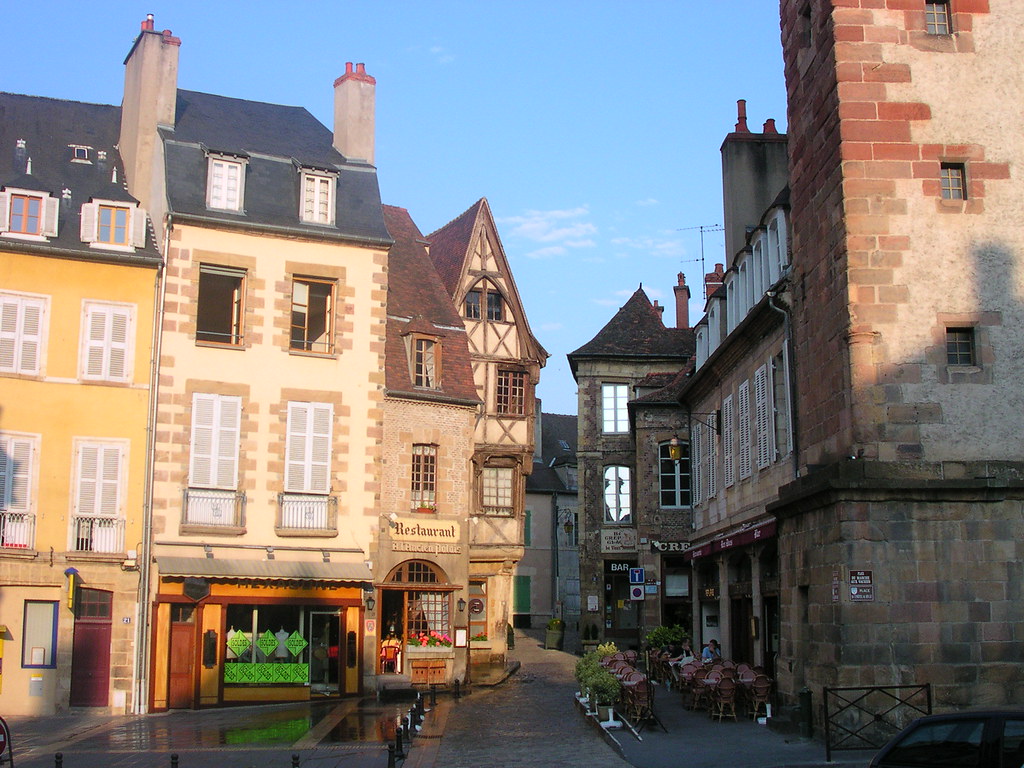 Moulins Walking Tour
