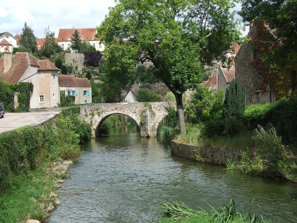 Semur en Auxois Tour Guide
