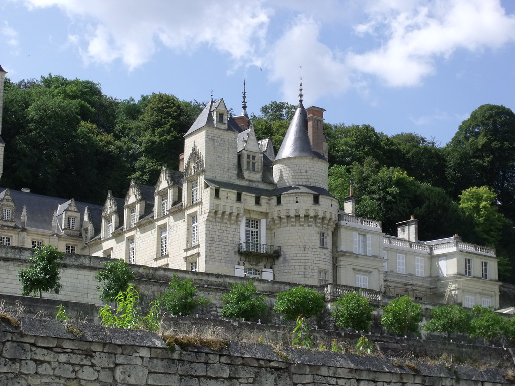 Chateau Chinon Tour Guide
