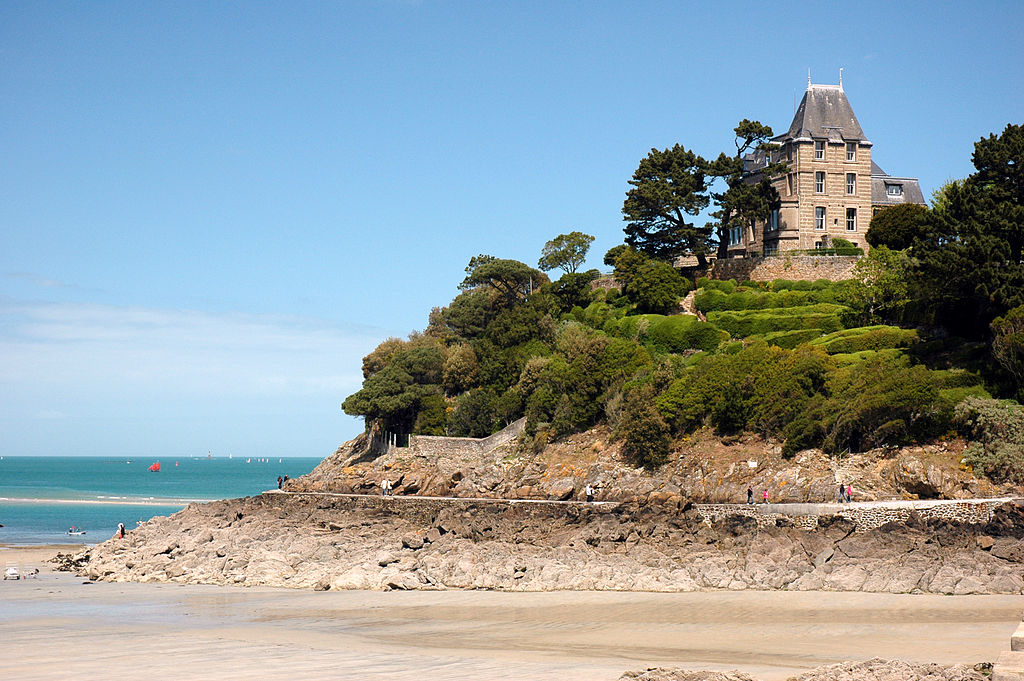 Dinard tour guide
