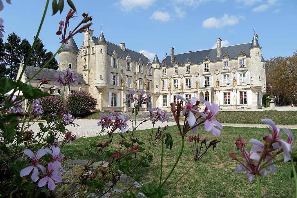 Fontenay le Comte Tour Guide
