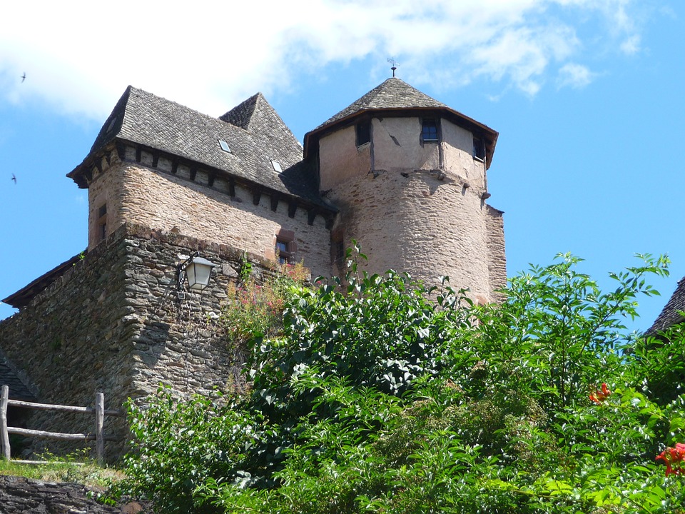 Conques Tour Guide