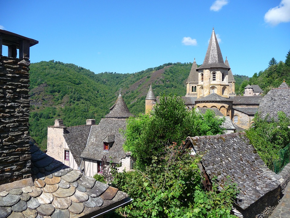 Conques Tour
