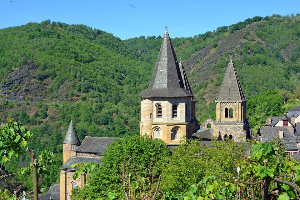 book a guide conques