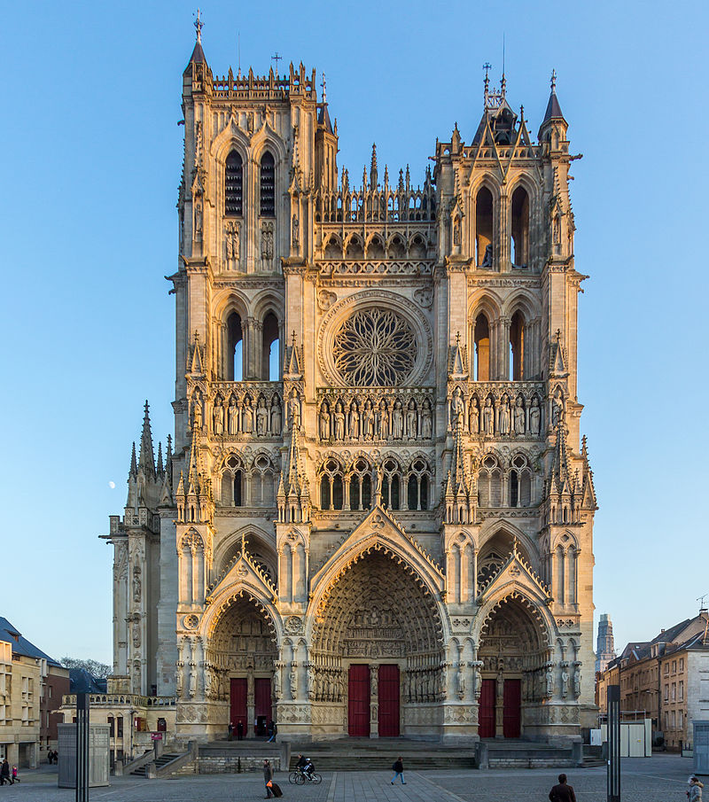 book a guide amiens