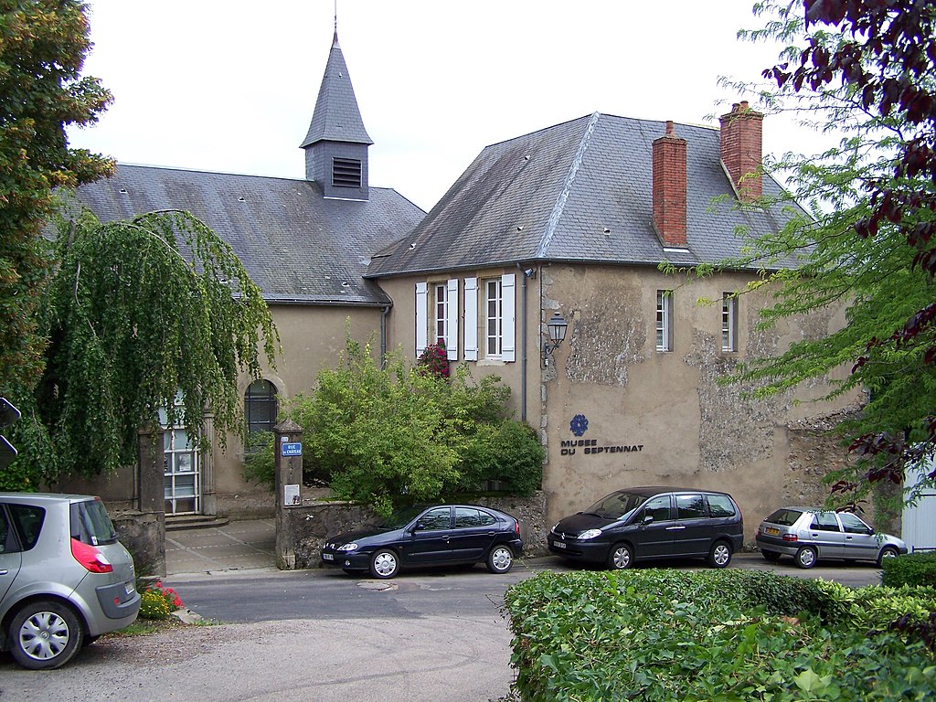Château Chinon walking tour
