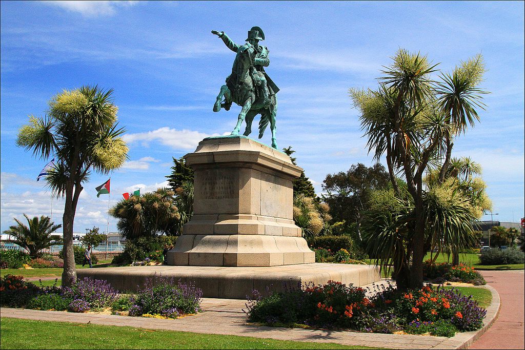 book a guide cherbourg