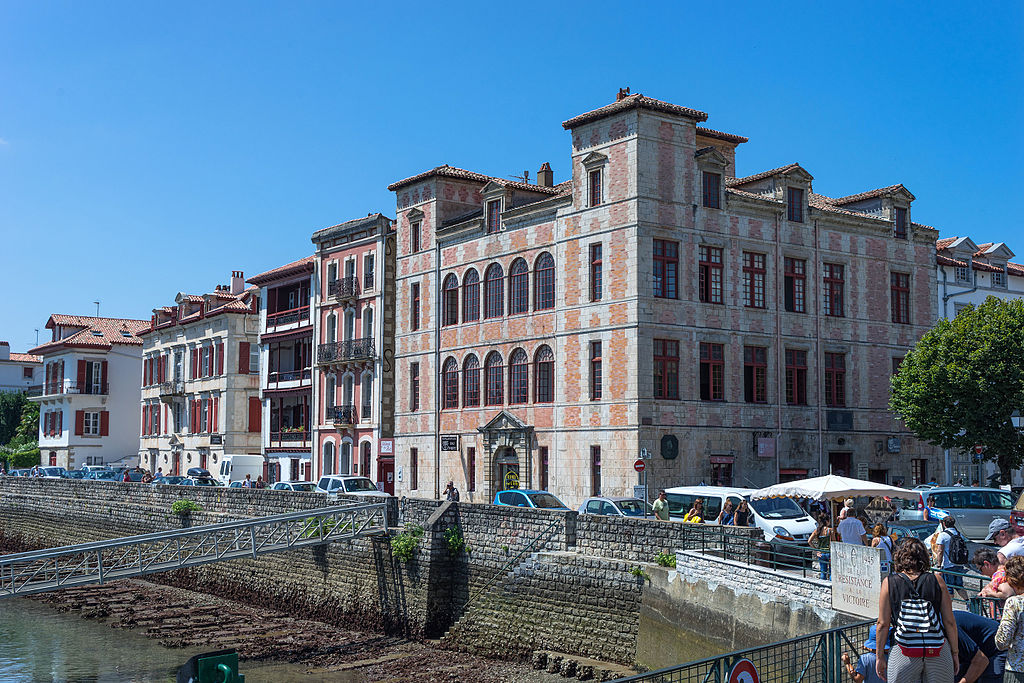 book a guide saint jean de luz