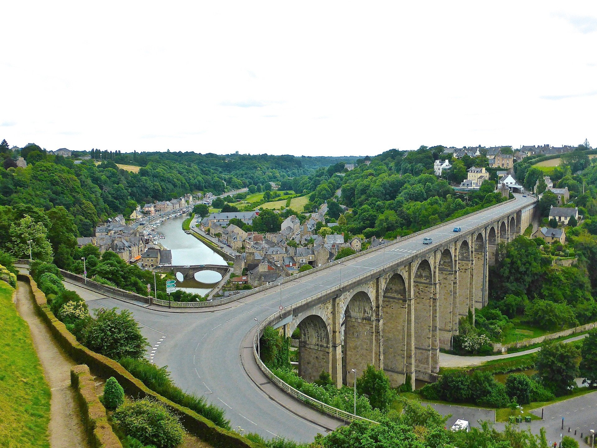 book a guide morlaix