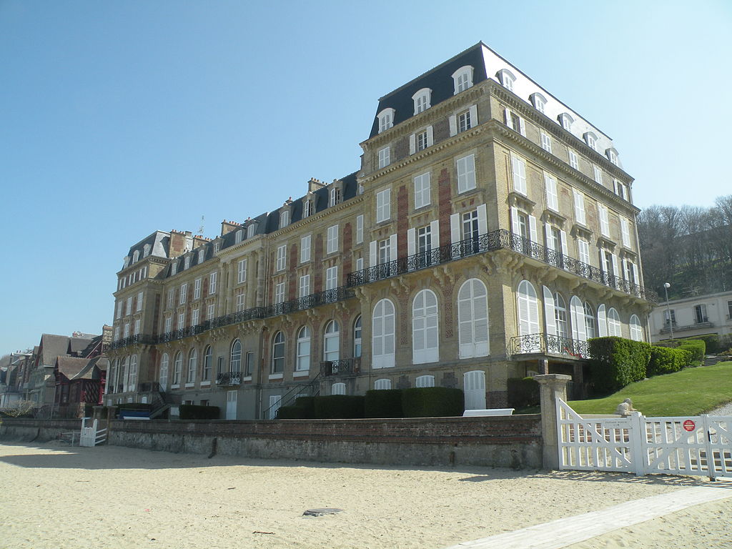 book a guide trouville