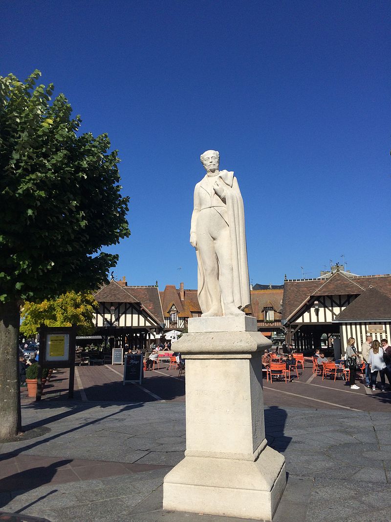 book a guide deauville