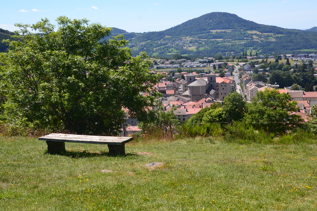 Yssingeaux Tour Guide