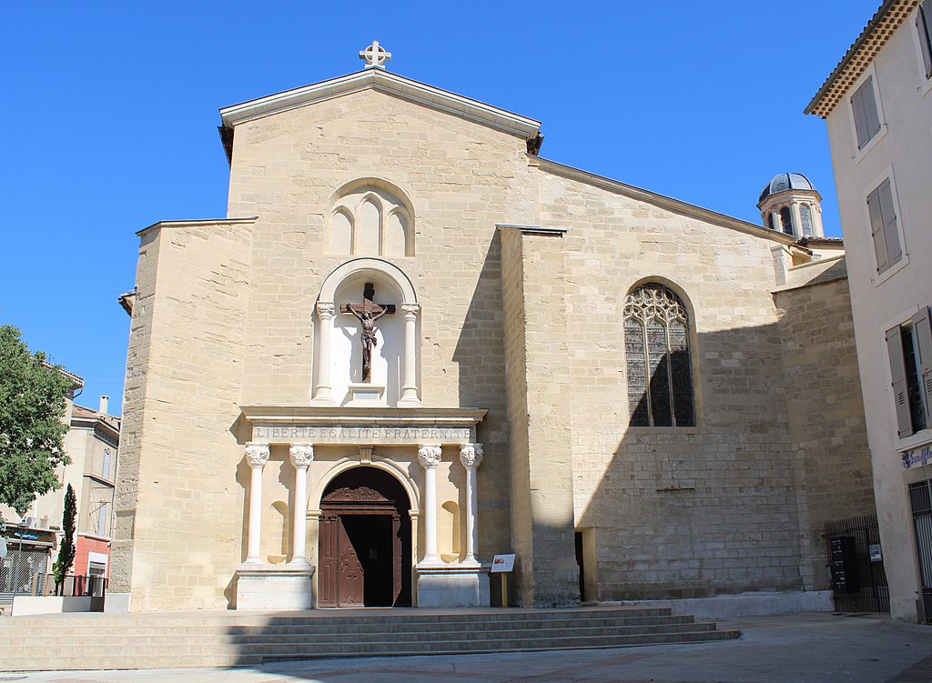 pertuis la tour d'aigues bus