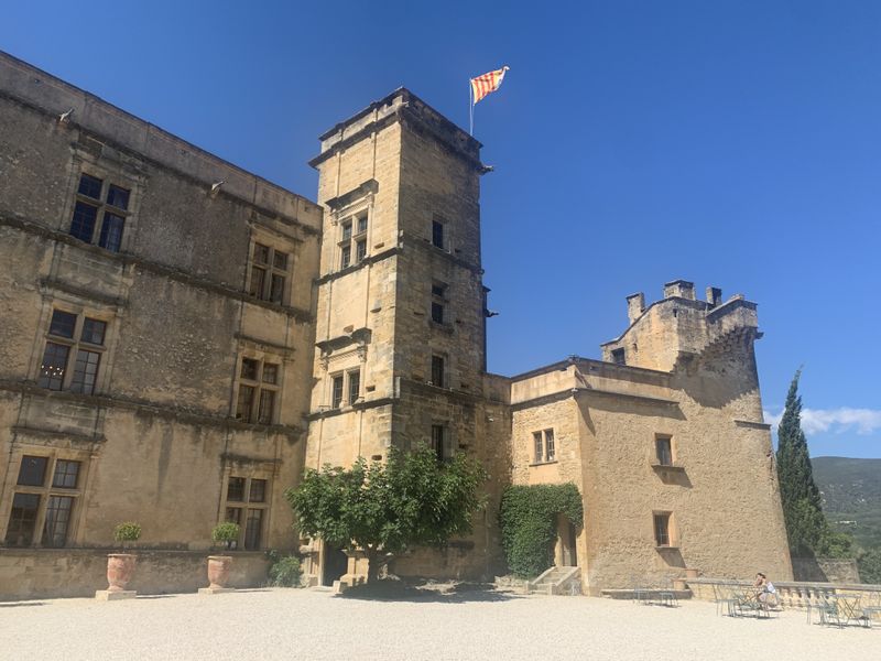 N°1 Lourmarin Tour Guide Tour Guides France The Best of France