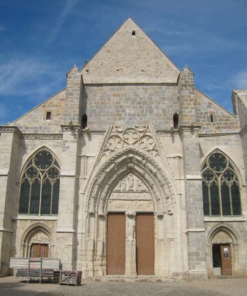 Saint Sulpice de Favières Tour Guide