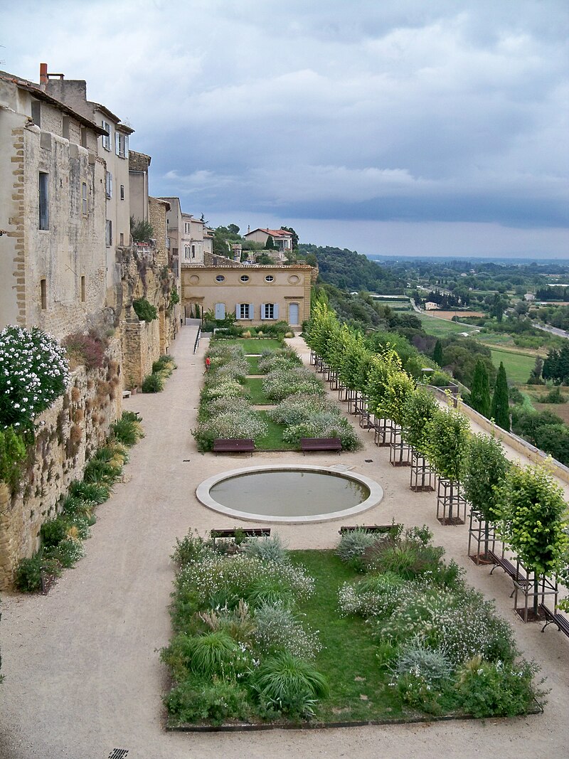 Lauris Tour Guide, Visit Provence, Luberon Tours