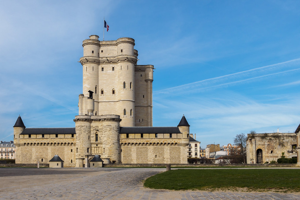 Excursion Paris Chateau de Vincennes, Visit Chateau de Vincennes