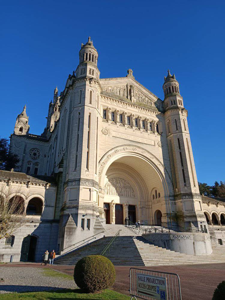 Excursion Cherbourg Lisieux, Visit Lisieux