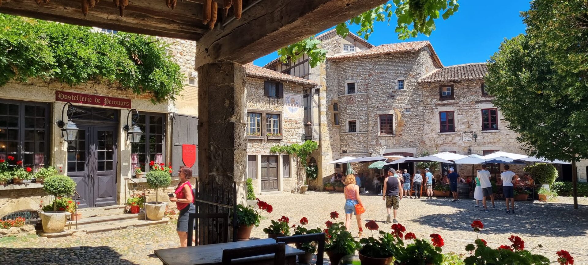 Book a guide Perouges, Visit Perouges