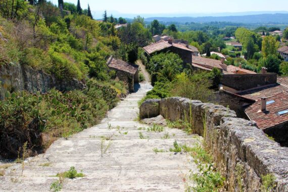 Cabrieres d'Aigues Tour Guide, Visit Provence, Visit Luberon, Provence Tours