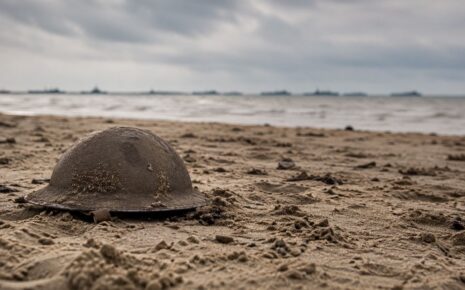 dunkirk_helmet_beach